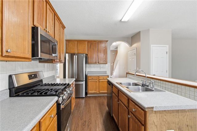 6716 Delaware Bend, Fairburn, GA 30213