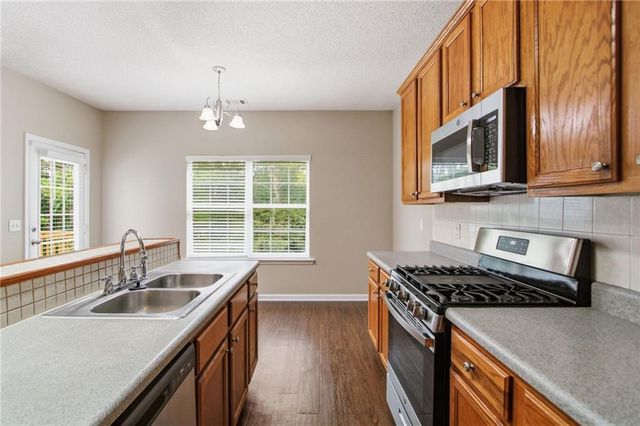 6716 Delaware Bend, Fairburn, GA 30213