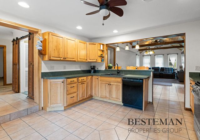 5449 Holton Road, Dalton Twp, MI 49457
