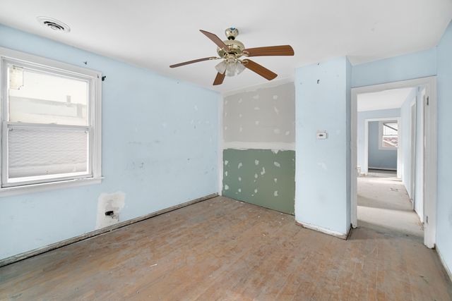 8626 S Kingston Avenue, Chicago, IL 60617