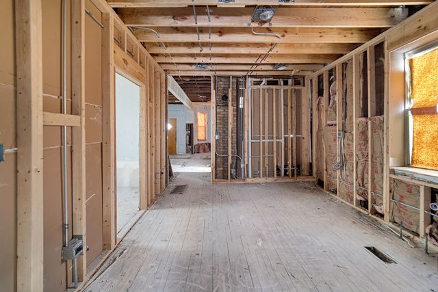 8626 S Kingston Avenue, Chicago, IL 60617