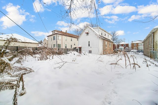 8626 S Kingston Avenue, Chicago, IL 60617