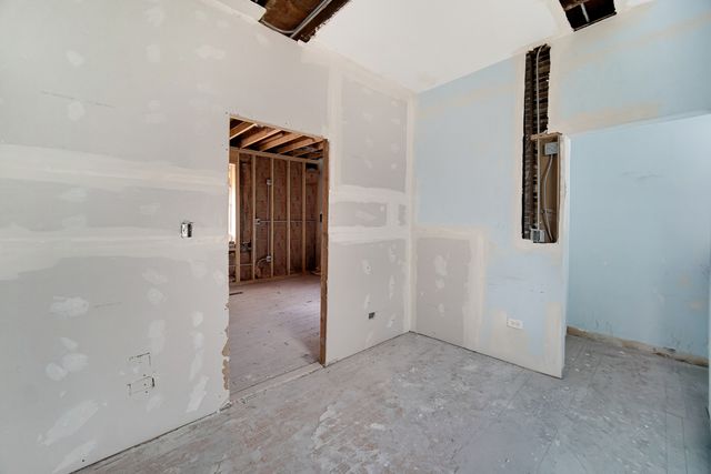 8626 S Kingston Avenue, Chicago, IL 60617