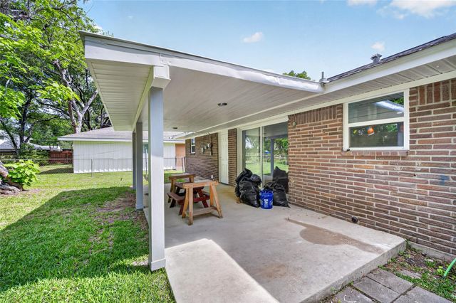 11226 Huggins Drive, Houston, TX 77035