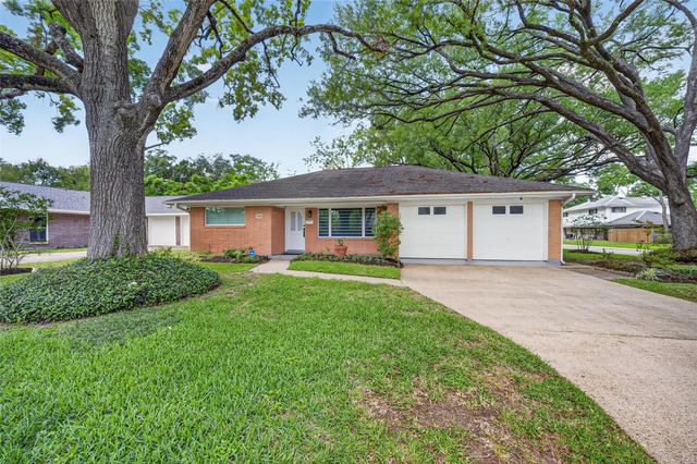 11226 Huggins Drive, Houston, TX 77035