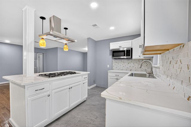 11226 Huggins Drive, Houston, TX 77035