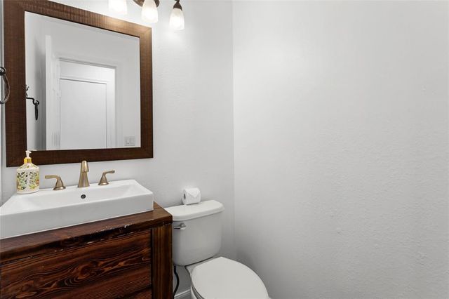 3915 Ashwood Drive, Pearland, TX 77584