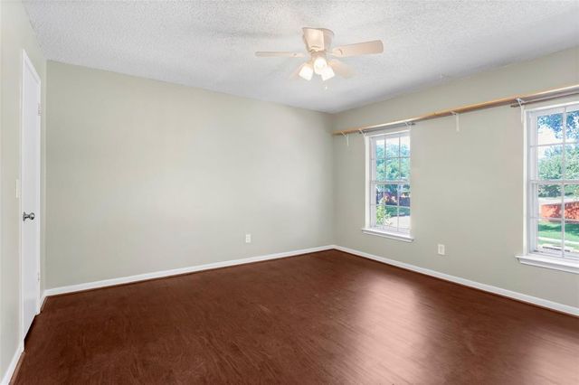 3915 Ashwood Drive, Pearland, TX 77584