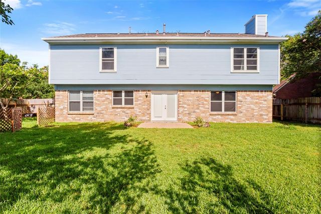 3915 Ashwood Drive, Pearland, TX 77584