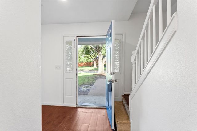 3915 Ashwood Drive, Pearland, TX 77584