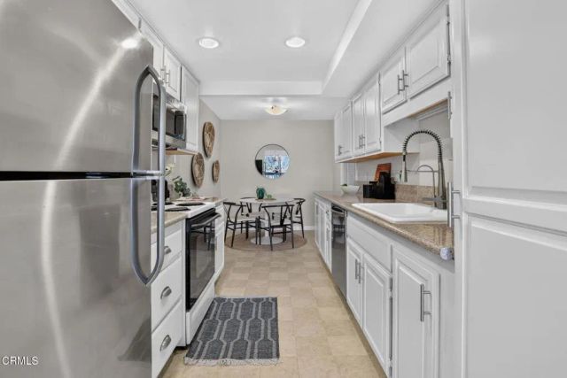 3481 Stancrest Drive 126, Glendale, CA 91208