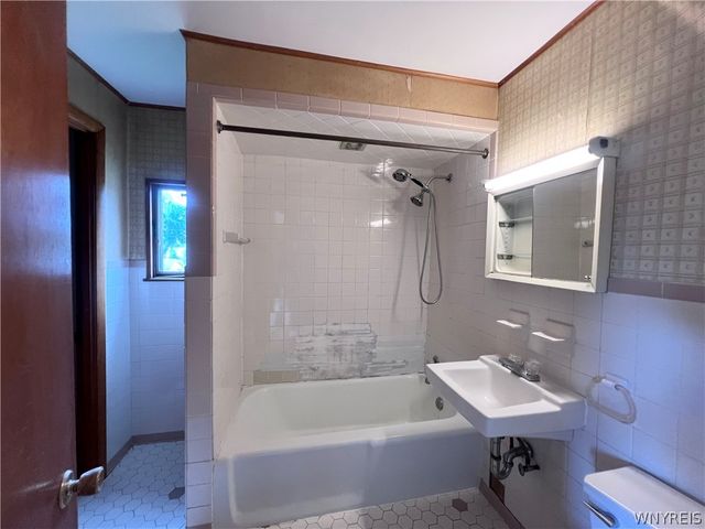 199 Potters Road, Buffalo, NY 14220