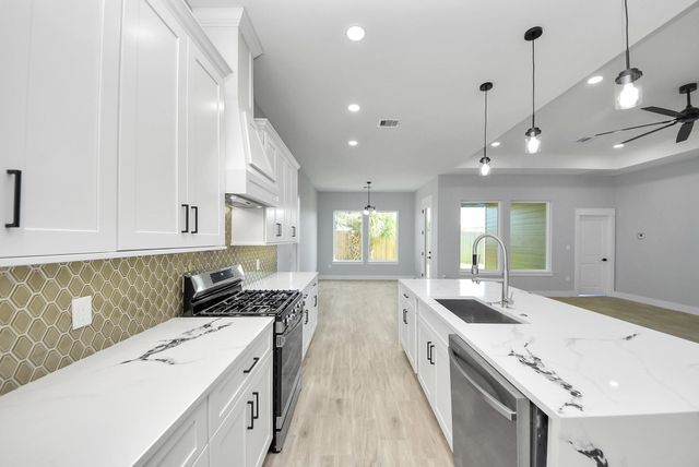 4606 Iroquois Drive, Pasadena, TX 77504