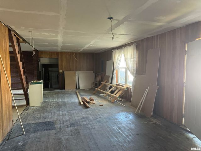 1420 W CHERRY Street, Herrin, IL 61948