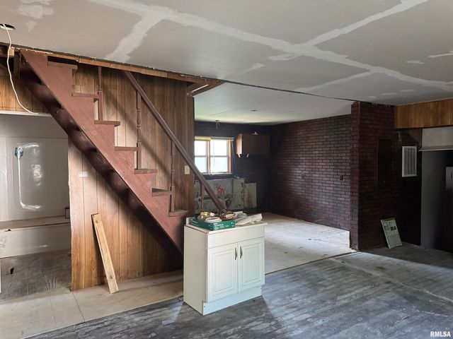 1420 W CHERRY Street, Herrin, IL 61948