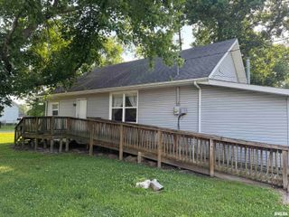1420 W CHERRY Street, Herrin, IL 61948