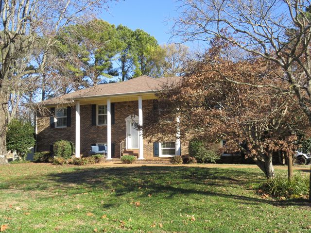 6006 Clifton Dr, Columbia, TN 38401