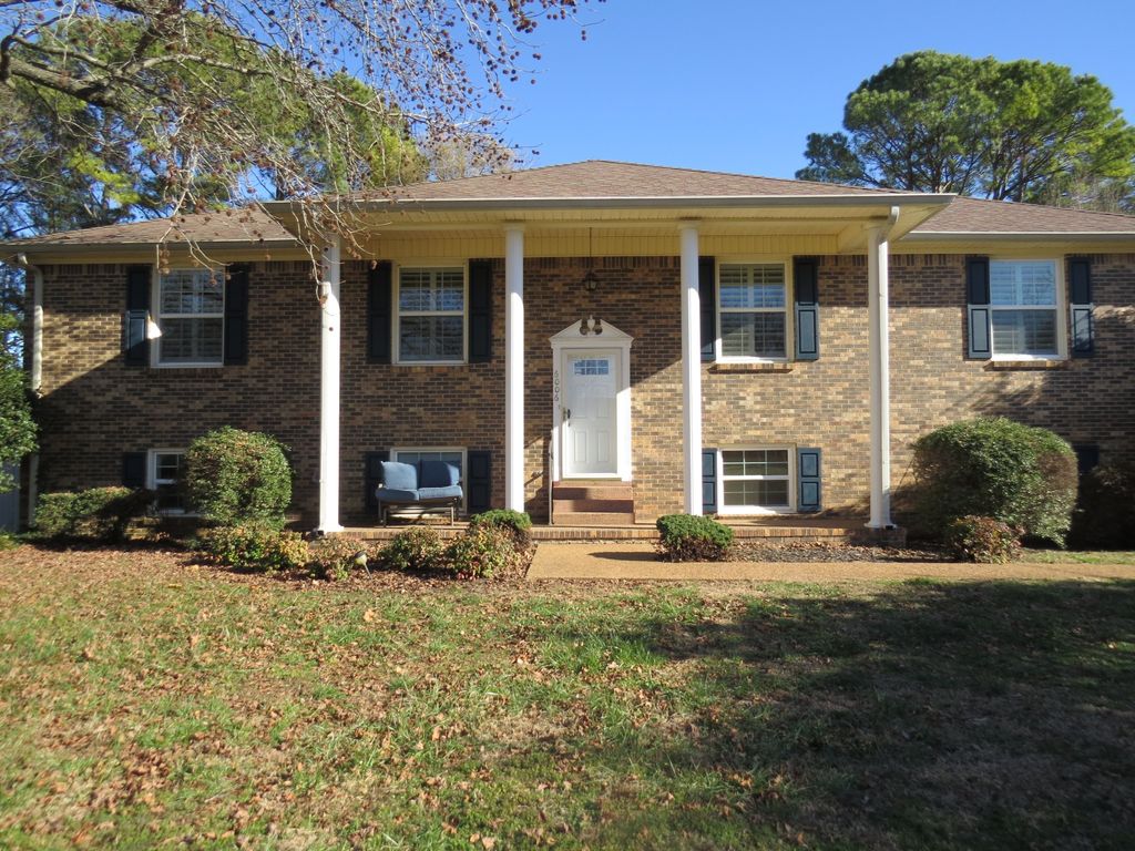 6006 Clifton Dr, Columbia, TN 38401