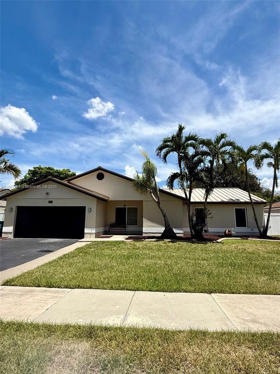 11561 SW 51st St, Cooper City, FL 33330