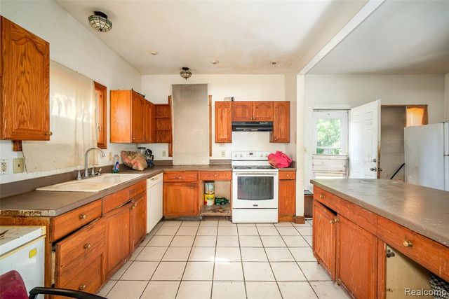 224 S Pennsylvania Avenue, Lansing, MI 48912