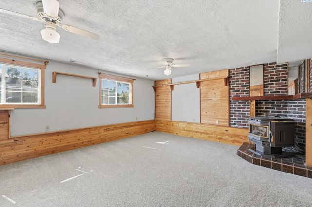 702 W 36th Place, Kennewick, WA 99337