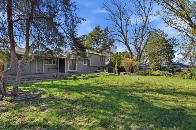 702 W 36th Place, Kennewick, WA 99337