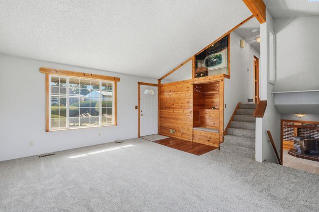 702 W 36th Place, Kennewick, WA 99337