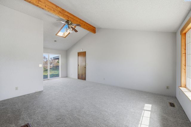 702 W 36th Place, Kennewick, WA 99337