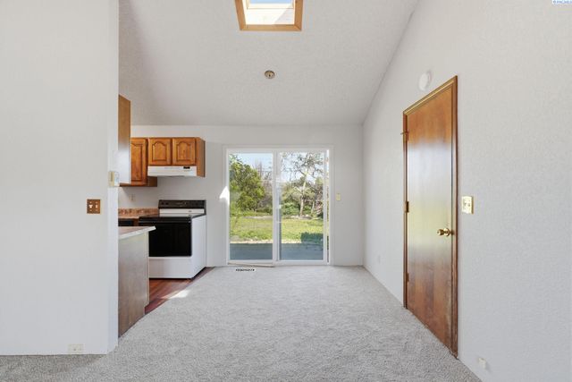 702 W 36th Place, Kennewick, WA 99337