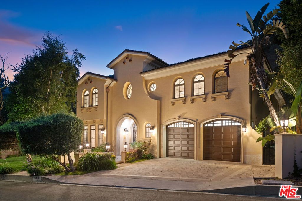 Image 1 of property listing at 1571 N Bundy Drive, Los Angeles, CA 90049