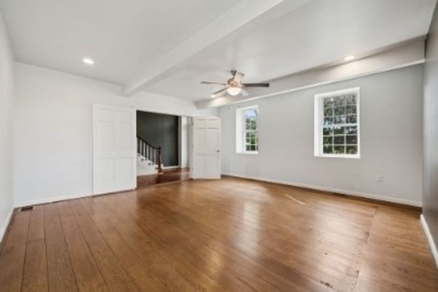 8113 State Route 22, New Alexandria, PA 15670