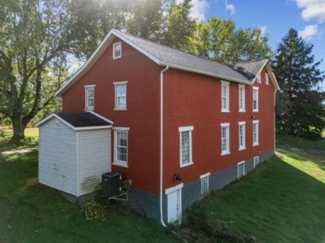 8113 State Route 22, New Alexandria, PA 15670