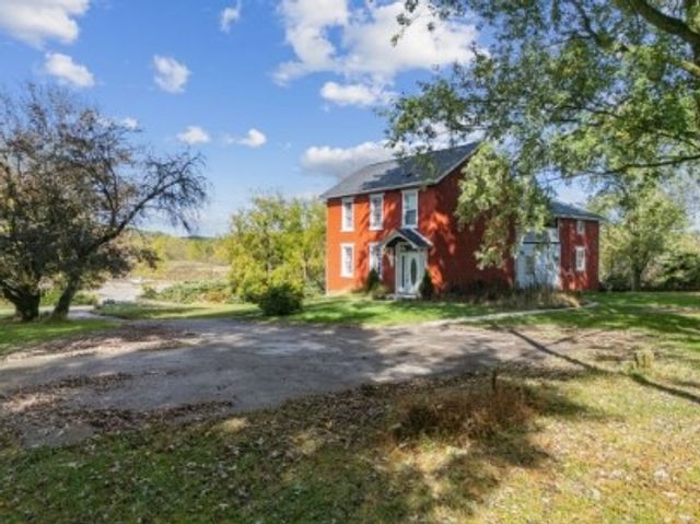 8113 State Route 22, New Alexandria, PA 15670