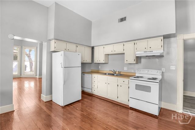 301-303 E Henry Street, Savannah, GA 31401
