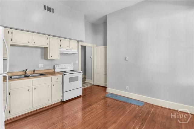301-303 E Henry Street, Savannah, GA 31401