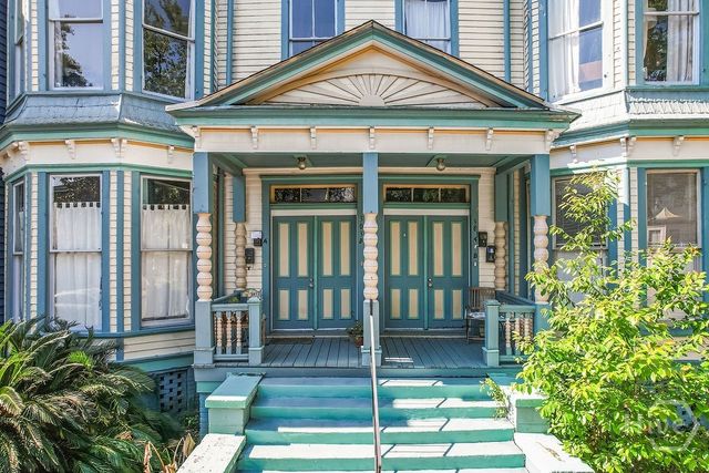 301-303 E Henry Street, Savannah, GA 31401
