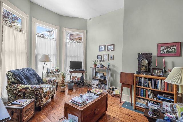 301-303 E Henry Street, Savannah, GA 31401