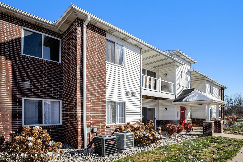 105 Carom Circle, Mason, MI 48854