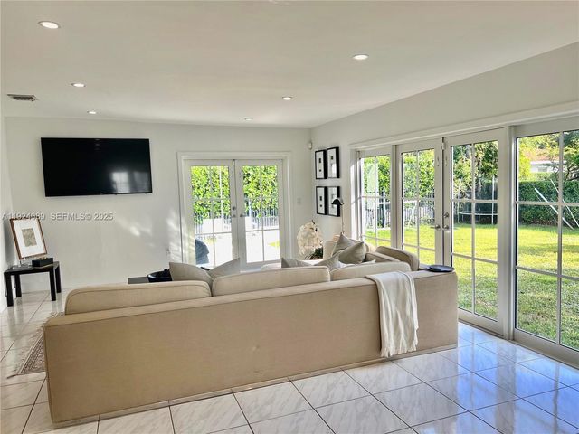 1558 Sevilla Ave, Coral Gables, FL 33134