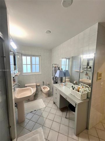 1558 Sevilla Ave, Coral Gables, FL 33134