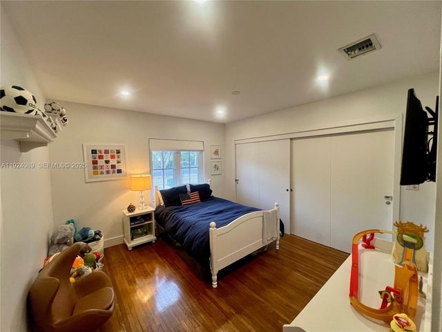 1558 Sevilla Ave, Coral Gables, FL 33134