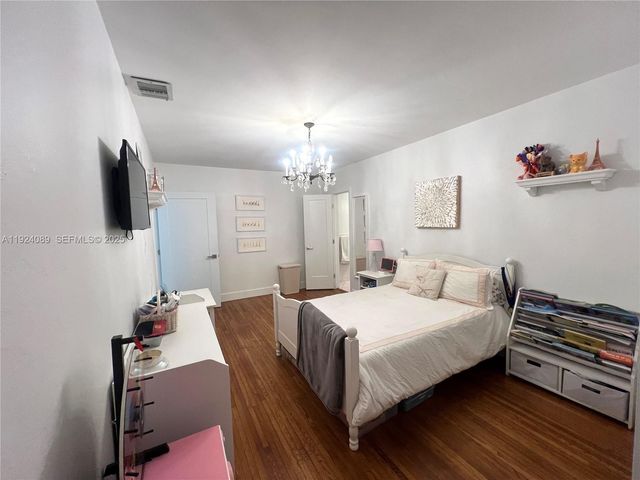 1558 Sevilla Ave, Coral Gables, FL 33134