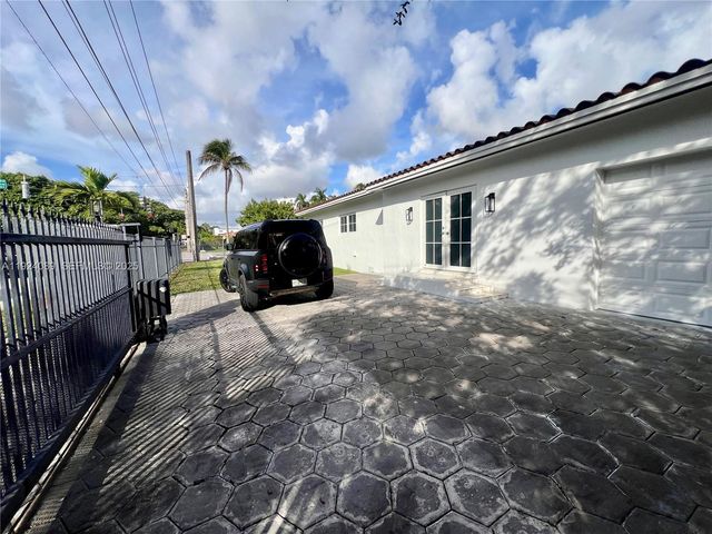 1558 Sevilla Ave, Coral Gables, FL 33134