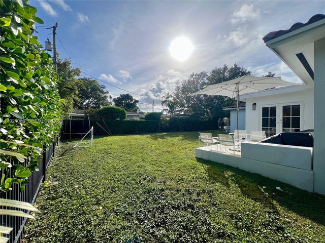 1558 Sevilla Ave, Coral Gables, FL 33134
