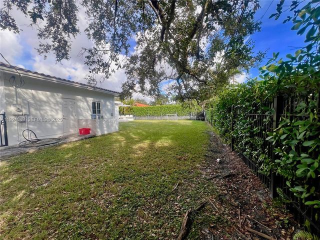 1558 Sevilla Ave, Coral Gables, FL 33134