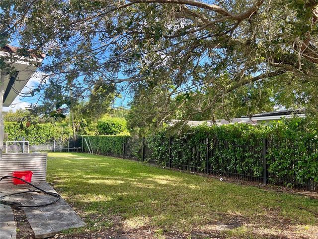 1558 Sevilla Ave, Coral Gables, FL 33134