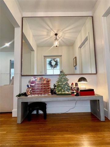 1558 Sevilla Ave, Coral Gables, FL 33134