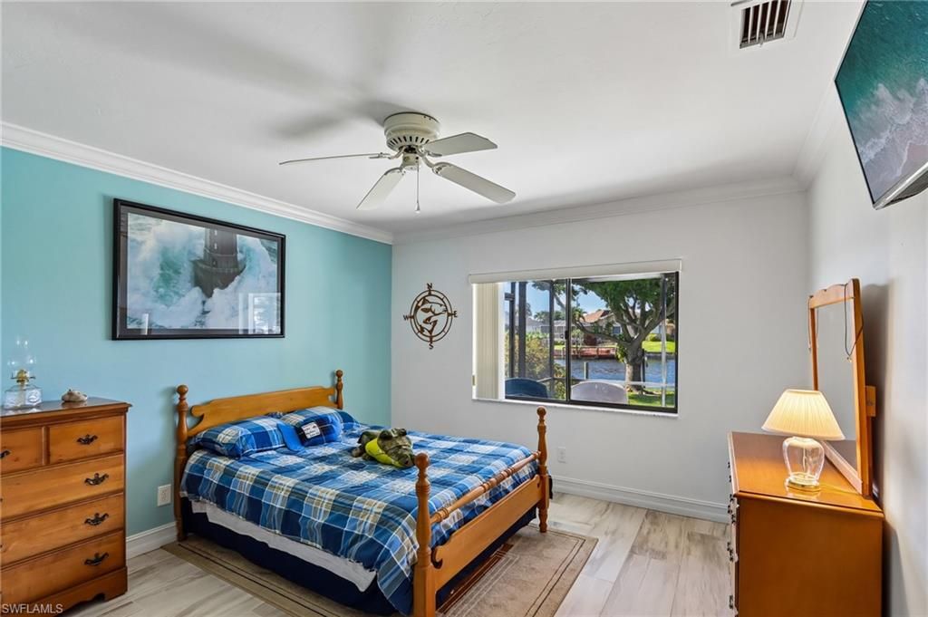 Image 14 of property listing at 2609 SW 37th ST, Cape Coral, FL 33914