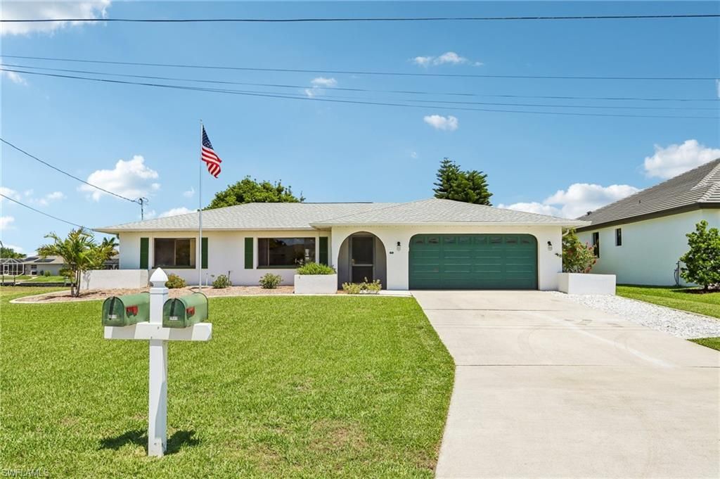 Image 2 of property listing at 2609 SW 37th ST, Cape Coral, FL 33914