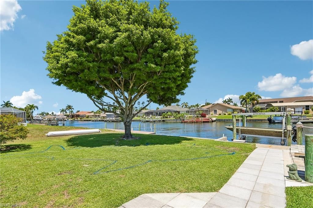 Image 30 of property listing at 2609 SW 37th ST, Cape Coral, FL 33914